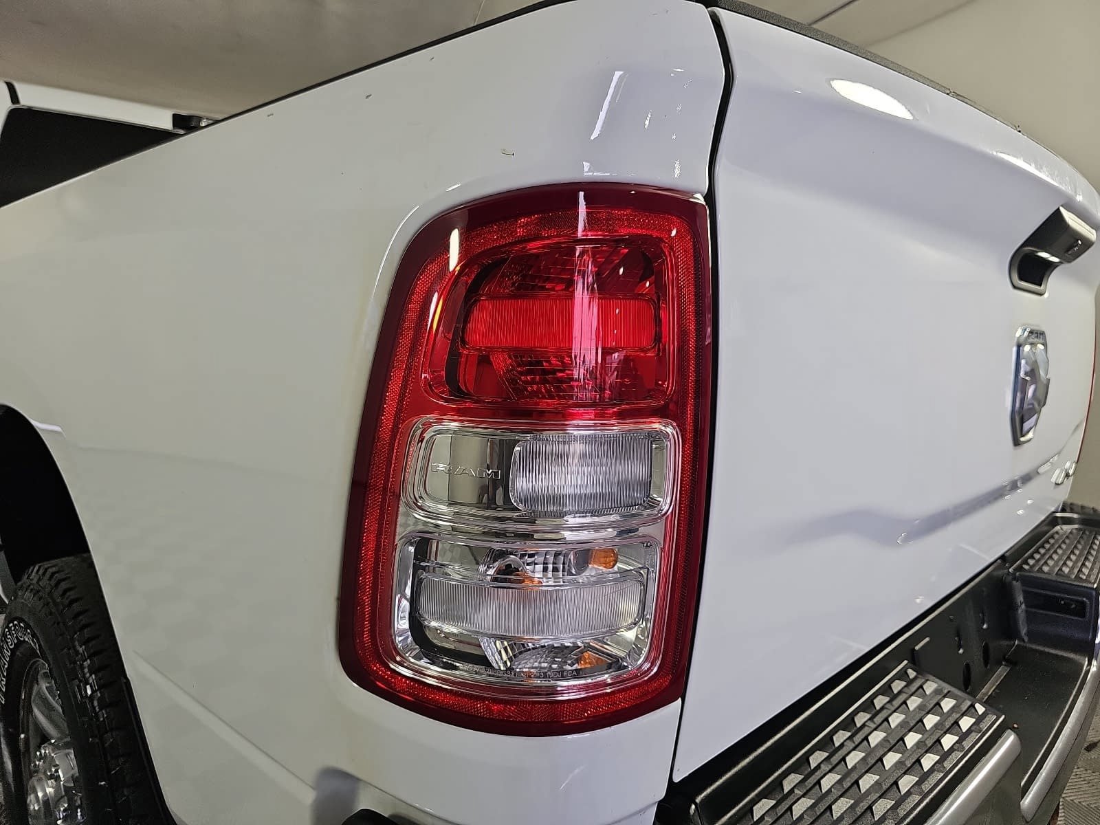 Used 2024 RAM 3500 Tradesman w/ Chrome Appearance Group AWD/4WD image 29