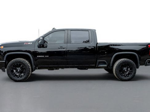 Used 2024 Chevrolet Silverado 2500 Custom w/ Custom Value Package AWD/4WD image 9