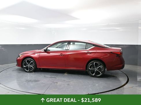 Used 2024 Nissan Altima 2.5 SR image 11