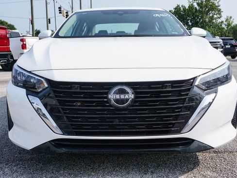 Used 2024 Nissan Sentra SV FWD image 9