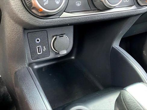 Used 2025 Nissan Kicks Play S image 30