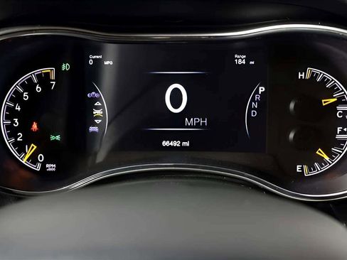 Used 2021 Jeep Grand Cherokee Laredo image 26