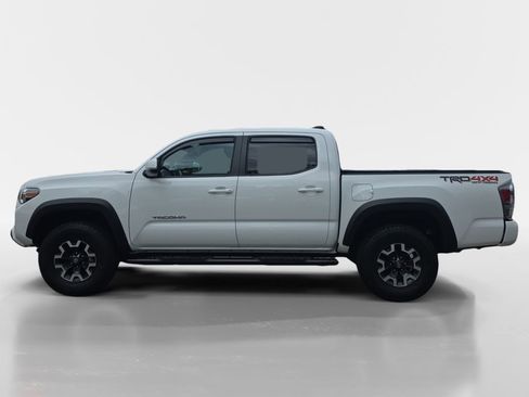 Used 2021 Toyota Tacoma TRD Off-Road w/ Technology Package AWD/4WD image 2