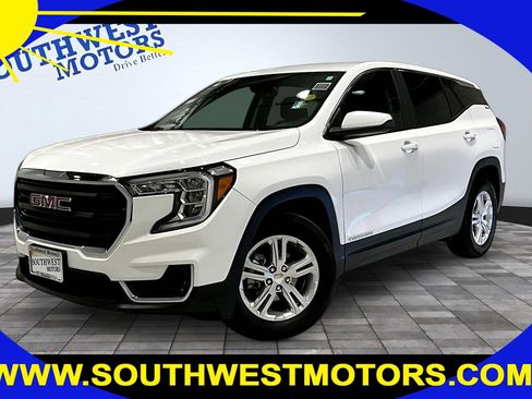 Used 2024 GMC Terrain SLE image 1