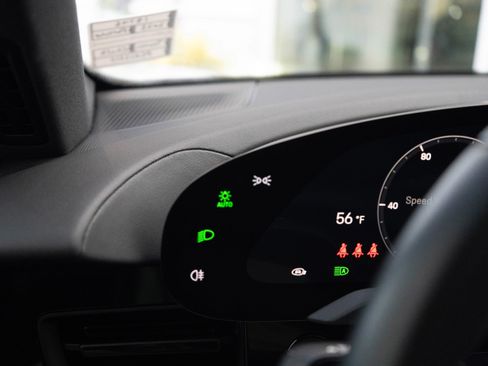 Used 2023 Porsche Taycan w/ Premium Package image 15