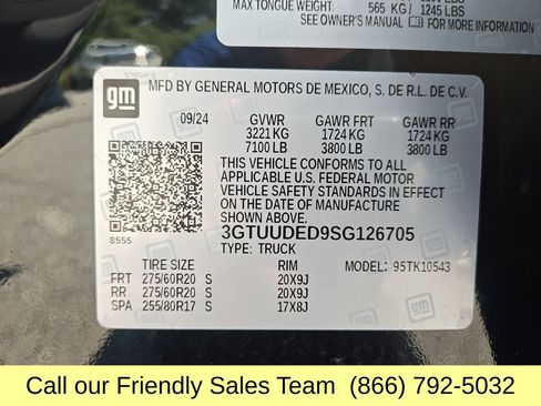 Used 2025 GMC Sierra 1500 SLT w/ SLT Premium Plus Package AWD/4WD image 30