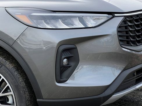 New 2026 Ford Escape SE image 2