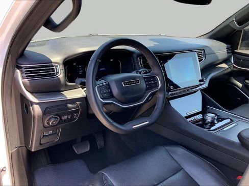 Used 2024 Jeep Wagoneer Series II w/ Flexible Seating Group RWD image 18