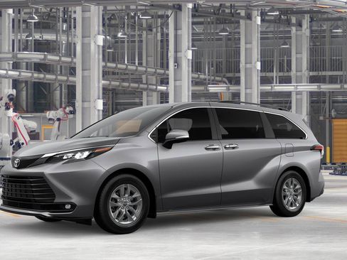 New 2026 Toyota Sienna XLE AWD/4WD image 2