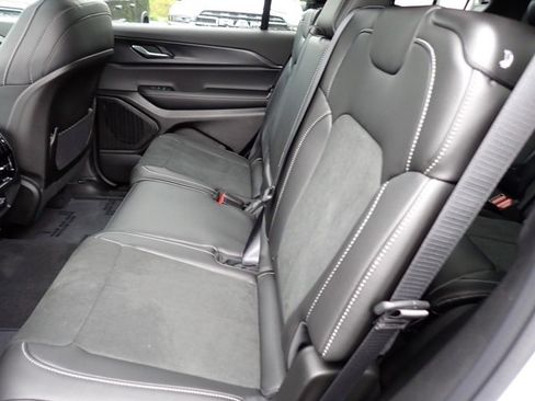 New 2025 Jeep Grand Cherokee L Altitude image 11