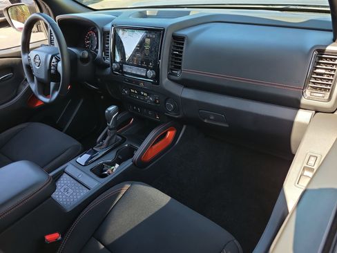 Used 2024 Nissan Frontier Pro-X w/ Pro Convenience Package RWD image 12