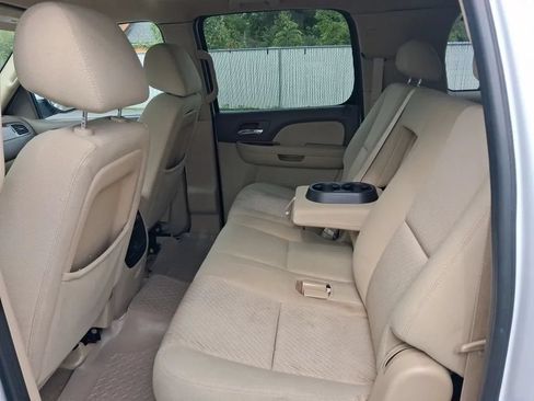 Used 2010 GMC Yukon XL SLE w/ SLE-2 Equipment Package RWD image 19