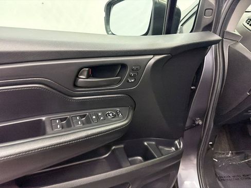 Used 2024 Honda Odyssey EX-L image 12