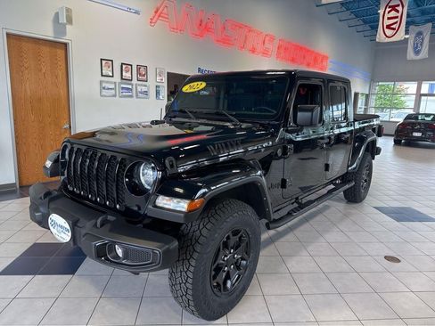 Used 2022 Jeep Gladiator Sport AWD/4WD image 7
