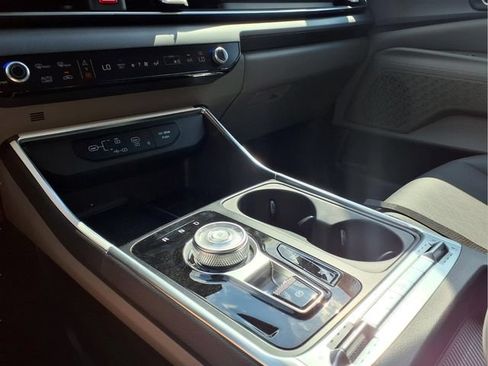 New 2026 Kia Carnival SX FWD image 8