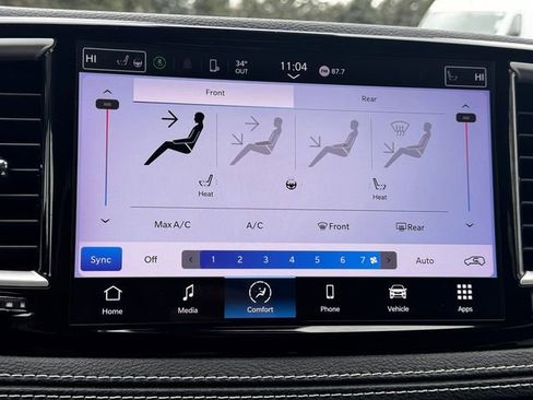 Used 2023 Chrysler Pacifica Touring-L image 30