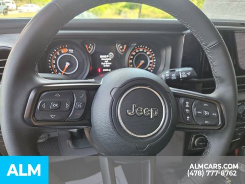 Used 2025 Jeep Wrangler Unlimited Sport AWD/4WD image 23
