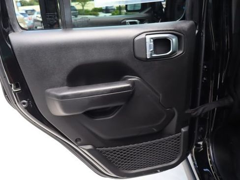 Used 2024 Jeep Wrangler Unlimited Rubicon 4xe AWD/4WD image 25