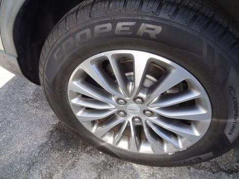 Used 2017 Lincoln MKX Select w/ Select Plus Package image 9