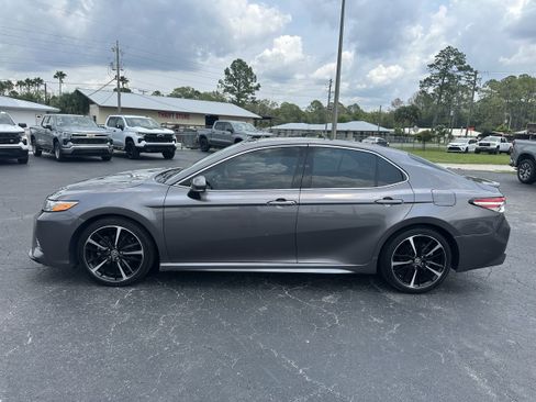 Used 2020 Toyota Camry XSE FWD image 8