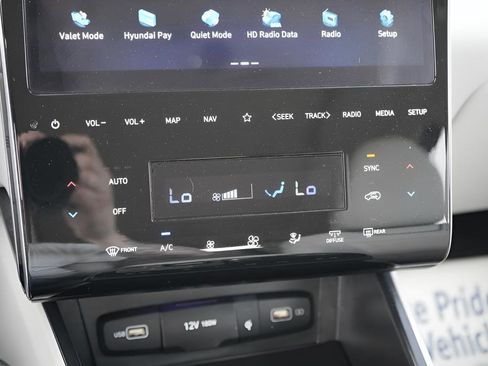 Certified 2024 Hyundai Tucson Limited AWD/4WD image 37