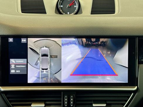 Used 2021 Porsche Cayenne image 14