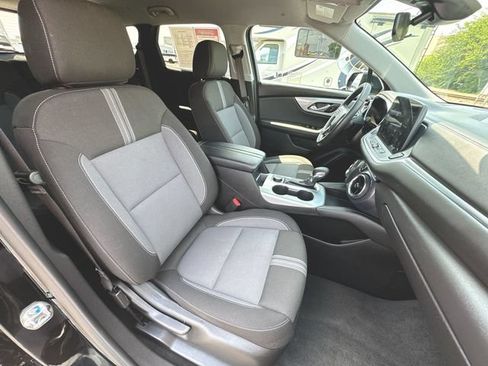 Used 2025 Chevrolet Blazer LT AWD/4WD image 26