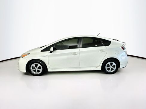 Used 2015 Toyota Prius Two FWD image 4