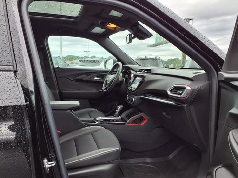 Used 2023 Chevrolet TrailBlazer RS w/ Sun and Liftgate Package AWD/4WD image 28