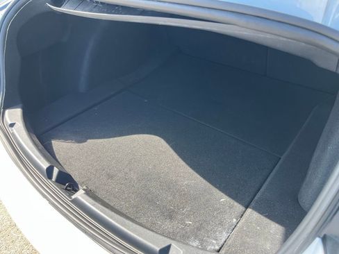 Used 2023 Tesla Model 3 Standard Range image 9