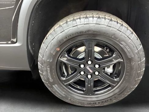 Used 2023 GMC Acadia AT4 w/ Technology Package AWD/4WD image 10