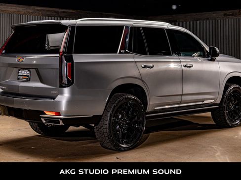 Used 2023 Cadillac Escalade Premium Luxury w/ Performance Package image 10