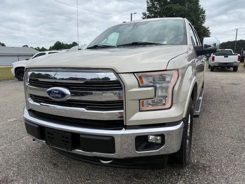 Used 2017 Ford F150 Lariat w/ Equipment Group 502A Luxury AWD/4WD image 12