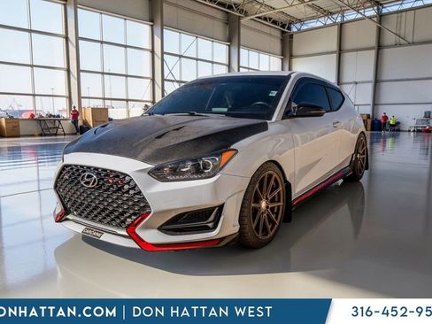 Used 2020 Hyundai Veloster N image 23