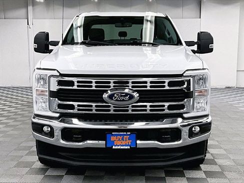 Used 2023 Ford F250 XLT image 3