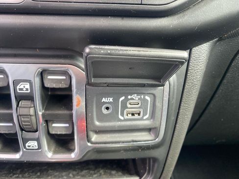 Used 2021 Jeep Wrangler Unlimited Sport AWD/4WD image 13