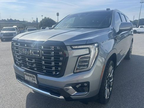 Used 2025 GMC Yukon XL Denali Ultimate AWD/4WD image 6