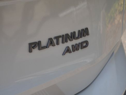 Certified 2024 Nissan Rogue Platinum w/ Platinum Premium Package AWD/4WD image 19