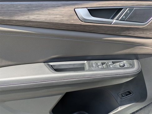 New 2025 Volkswagen Atlas SEL image 10