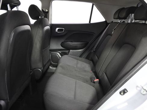 Used 2021 Hyundai Venue SE image 21