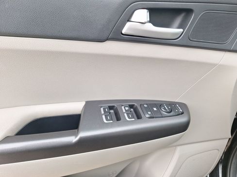 Used 2021 Kia Sportage LX w/ LX Fwd Popular Package image 16