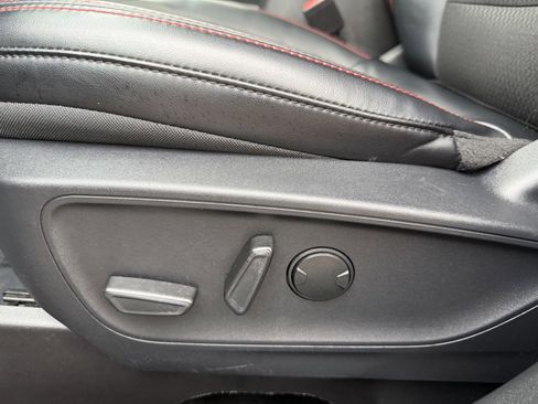 Used 2025 Ford Escape ST-Line image 18