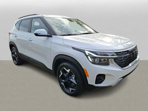 Used 2024 Kia Seltos EX AWD/4WD image 3
