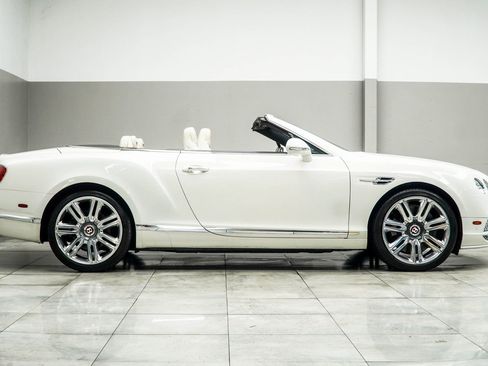Used 2017 Bentley Continental GT image 8