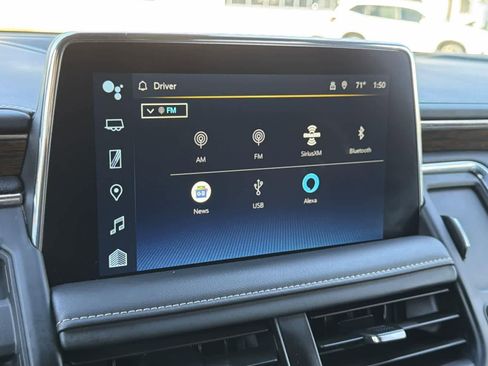 Used 2023 Chevrolet Suburban Premier image 18