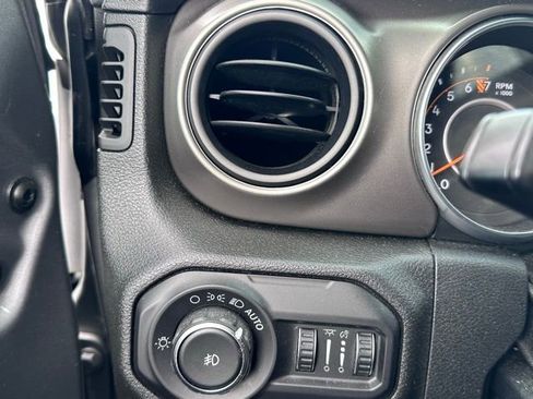 Used 2018 Jeep Wrangler Unlimited Sport S image 14