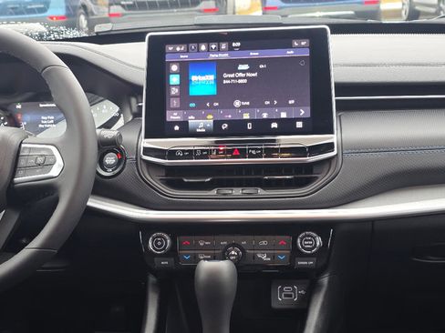 Used 2026 Jeep Compass Limited w/ Limited Altitude Pack image 3