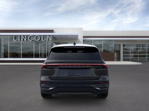 New 2026 Lincoln Nautilus Premier image 5