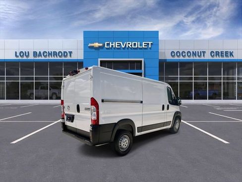 Used 2025 RAM ProMaster 2500 w/ Convenience Group FWD image 8