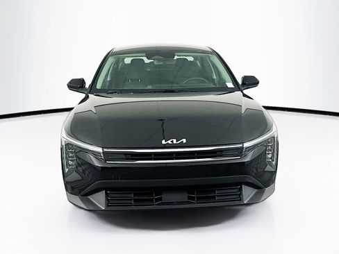 Used 2025 Kia K4 LXS image 2